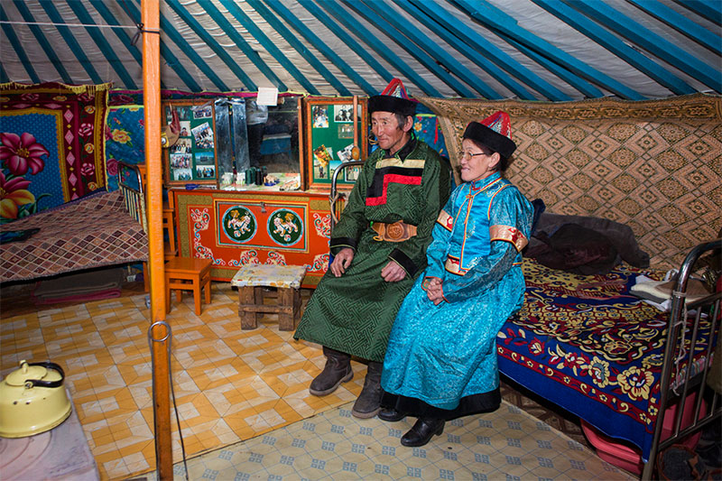 nomad family visit mongolia